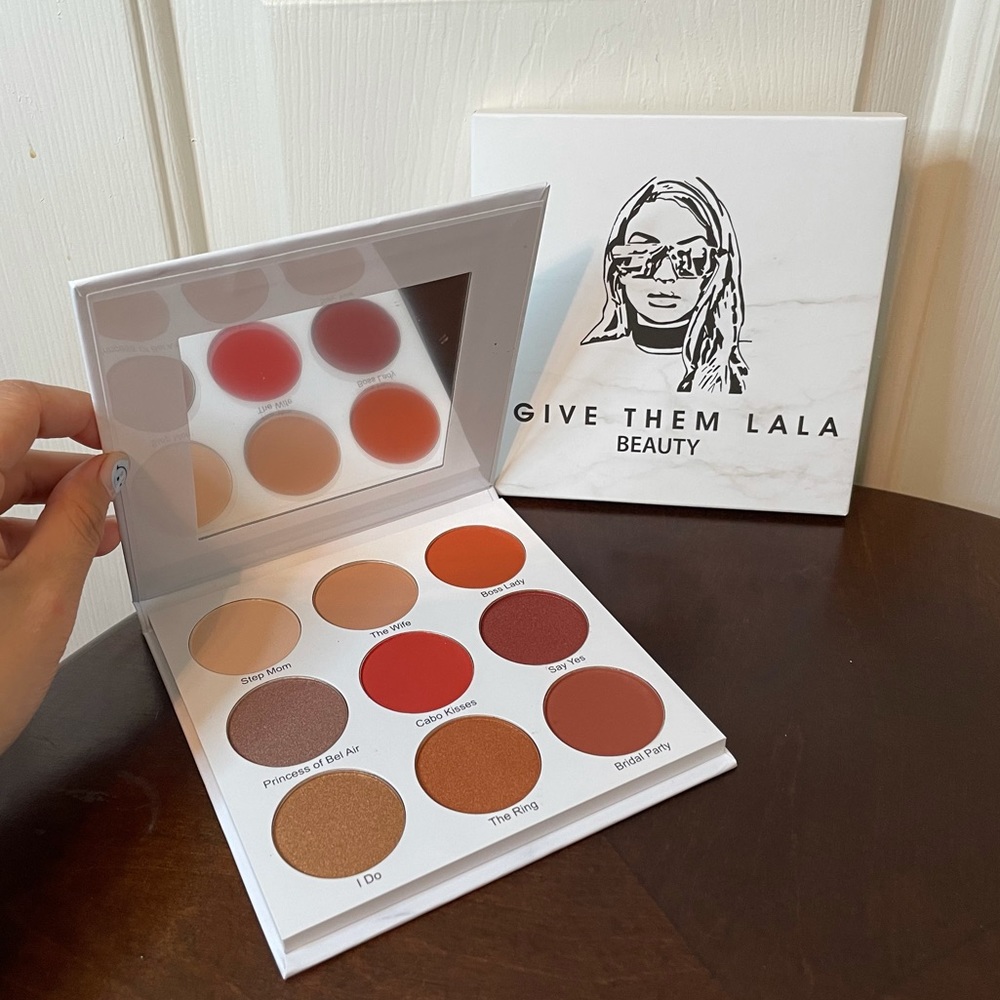 2/$30  New Give them lala eyeshadow palette